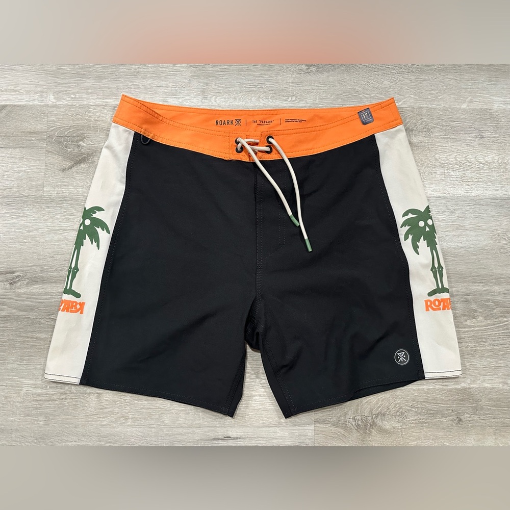 K136 NWOT Roark The Passage Series Board Shorts Mens 34 Surf Swim Beach